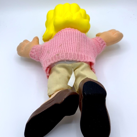 Ms. Wonderful Talking Doll - Picture 3 of 7